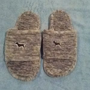 House slippers sz US 7/8